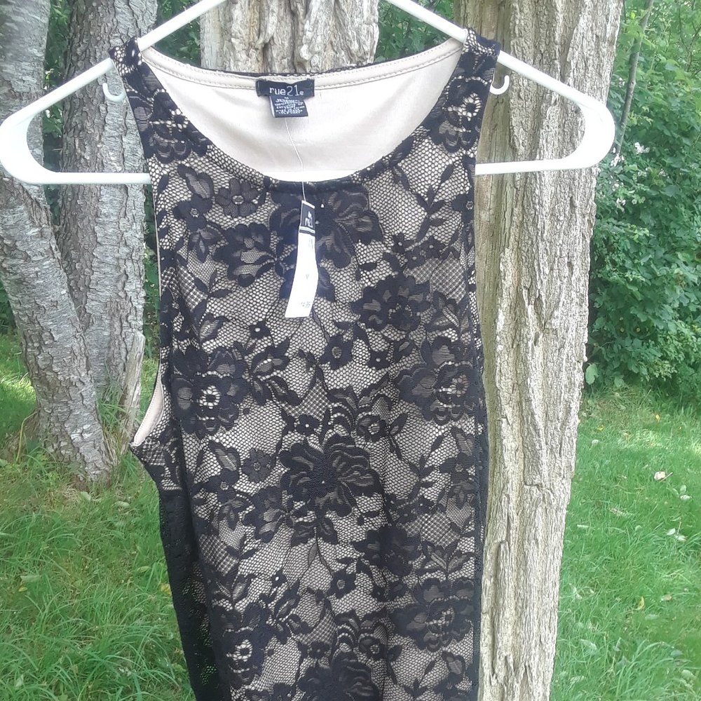 NWT Rue21 lace layered top